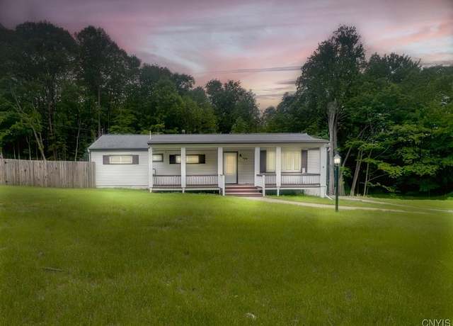 Property at 924 County Route 12, Schroeppel, NY 13132, 3 beds, 2 baths