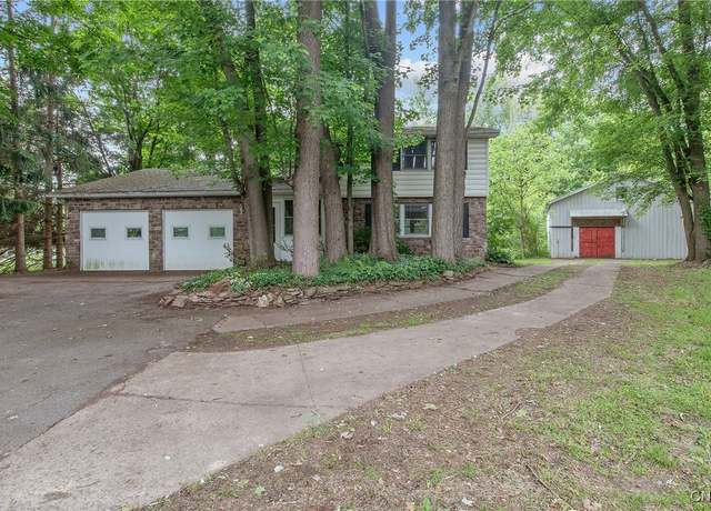 Property at 3643 Armstrong Rd, Camillus, NY 13209, 3 beds, 1.5 baths