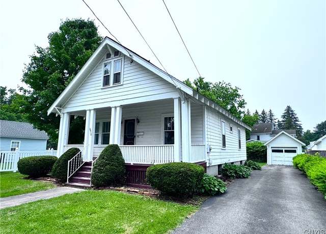 Property at 2816 Ferndale Pl, Utica, NY 13501, 3 beds, 1 bath