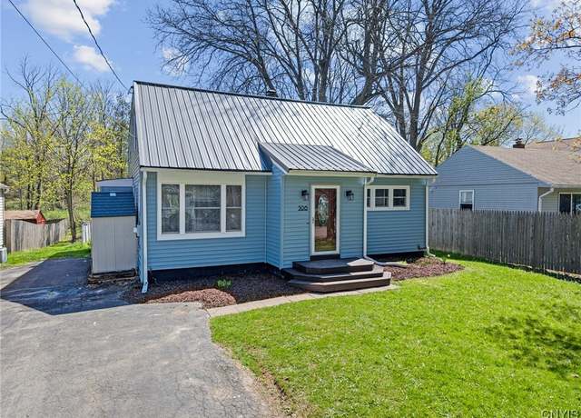 Property at 306 Hunt Dr, Manlius, NY 13066, 5 beds, 2 baths