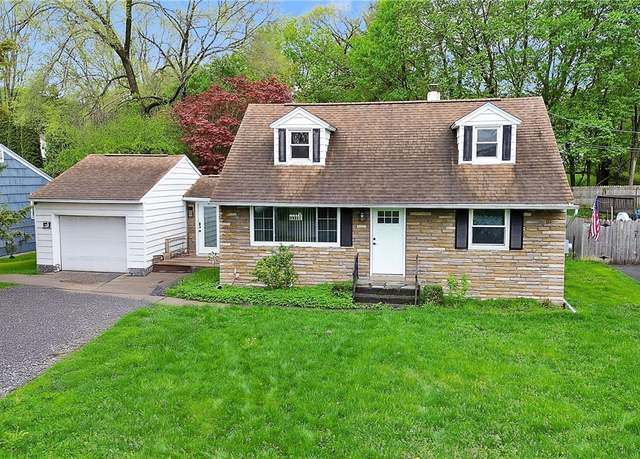 Property at 504 Beverly Dr, Camillus, NY 13219, 4 beds, 2 baths