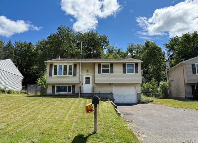 Property at 5512 Taormina Dr, Clay, NY 13041, 3 beds, 2 baths