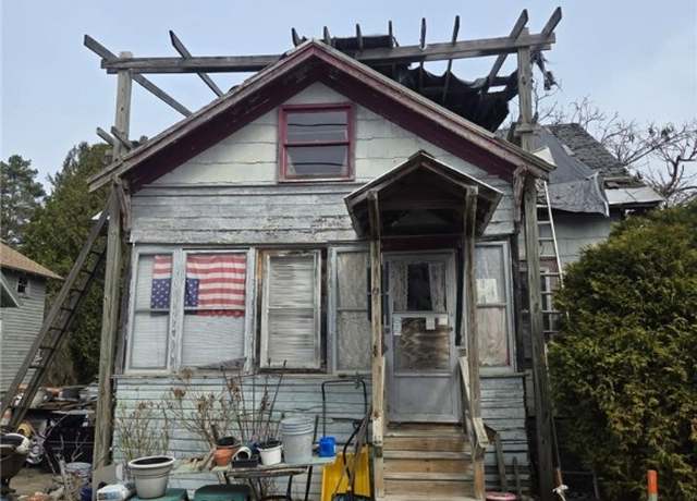 Property at 240 W Main St, Frankfort, NY 13340, 2 beds, 1 bath