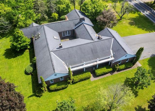 Property at 582 County Route 25, Minetto, NY 13126, 5 beds, 4 baths