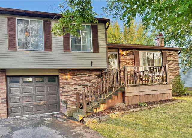 Property at 3952 Merganser Dr, Clay, NY 13090, 3 beds, 1.5 baths