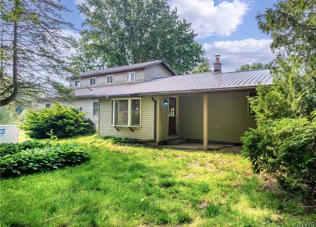 Property at 1010 Simmons Rd, Sterling, NY 13156, 5 beds, 1 bath
