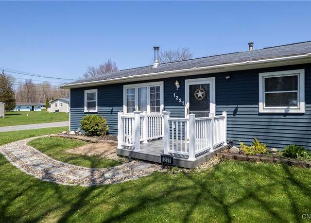 Property at 1221 Crestview Dr, Utica, NY 13502, 3 beds, 1 bath