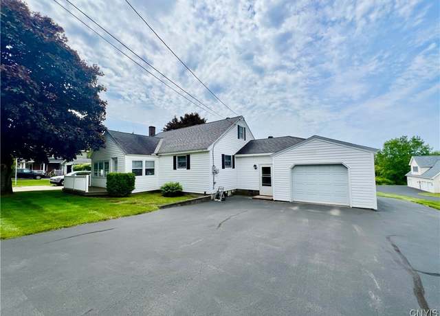 Property at 208 Hillside Ave, Oswego-city, NY 13126, 3 beds, 1 bath