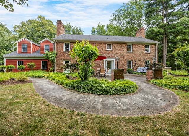 Property at 7506 Strawberry Ln, Manlius, NY 13104, 5 beds, 4 baths