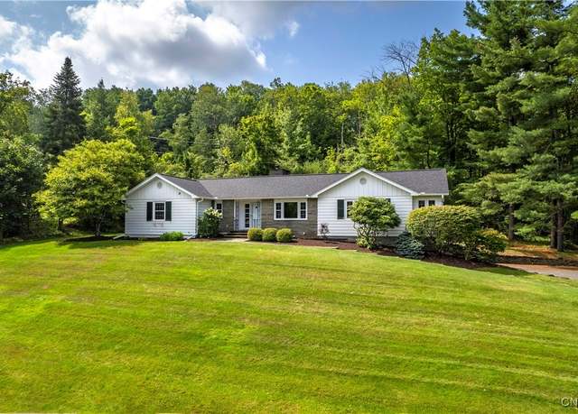 Property at 12 Slaytonbush Ln, New Hartford, NY 13413, 3 beds, 2.5 baths