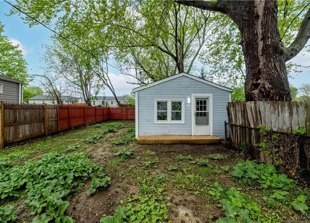 Property at 329 1/2 Fairmount Ave, Salina, NY 13088, 1 bed, 1 bath