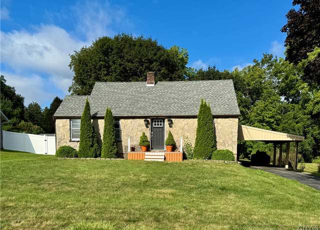 Property at 4 Overbrook Cres, New Hartford, NY 13413, 3 beds, 1.5 baths
