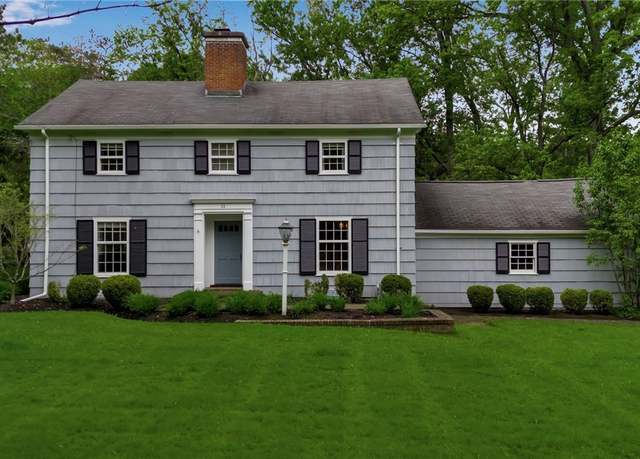 Property at 11 S Meadow Dr, Orchard Park, NY 14127, 4 beds, 3 baths