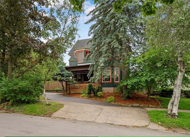 Property at 4 Jewett Pl, Utica, NY 13501, 3 beds, 2.5 baths