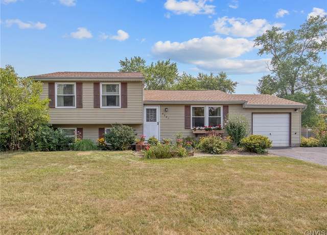 Property at 4287 Amblewood Ln, Clay, NY 13041, 3 beds, 2 baths