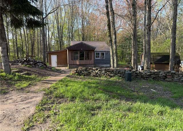 Property at 304 Canfield Rd, Parish, NY 13131, 4 beds, 1 bath