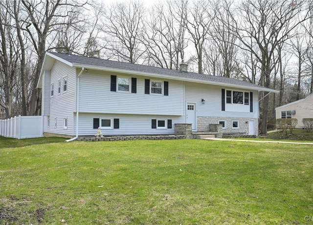 Property at 109 Patricia Ln, Utica, NY 13501, 4 beds, 2.5 baths