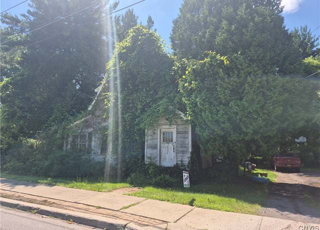 Property at 5760 Route 31, Cicero, NY 13039, 4 beds, 2 baths