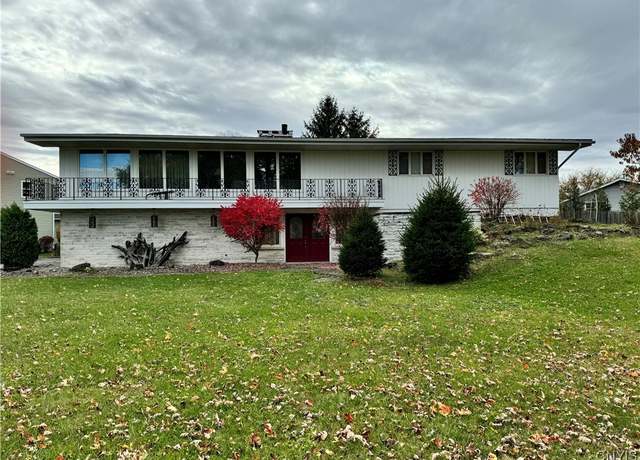 Property at 7833 Elwill Rd, Cicero, NY 13039, 4 beds, 3 baths