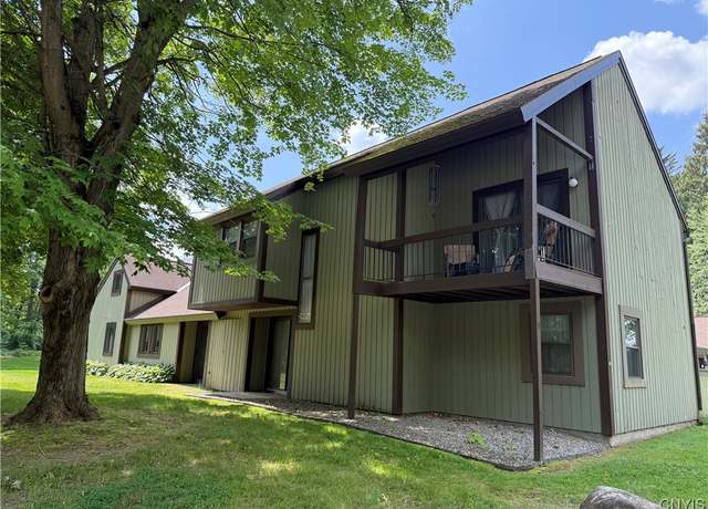 Property at 646 Idlewood Ct, Van Buren, NY 13027, 3 beds, 1.5 baths
