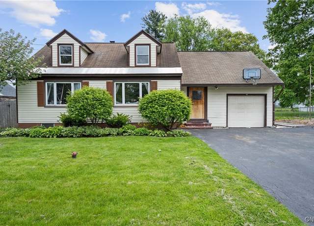 Property at 203 Forest Dr, Cicero, NY 13212, 3 beds, 2 baths