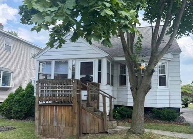 Property at 308 Wayland Rd, Salina, NY 13208, 3 beds, 1.5 baths