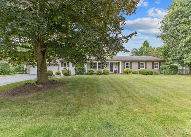 Property at 5194 Fairlawn Dr, Manlius, NY 13066, 3 beds, 2.5 baths