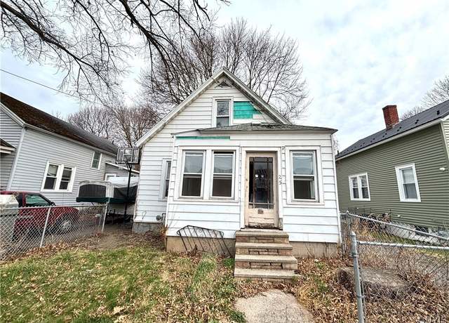 Property at 25 Lafayette Pl, Auburn, NY 13021, 4 beds, 1 bath