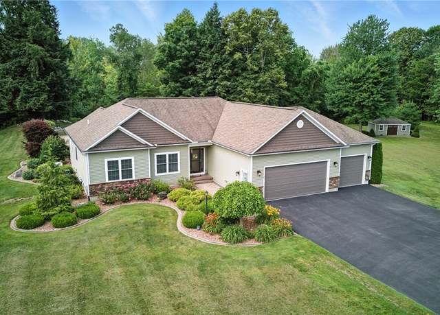 Property at 21 Donovan Dr, Oswego, NY 13126, 4 beds, 2.5 baths
