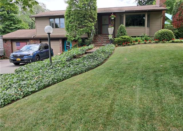 Property at 5 Elm Hill Way, Camillus, NY 13031, 3 beds, 2.5 baths