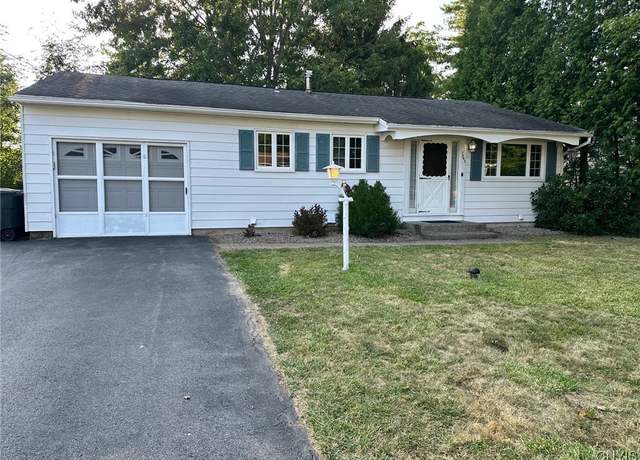 Property at 7843 Glenwood Dr N, Clay, NY 13090, 3 beds, 1.5 baths