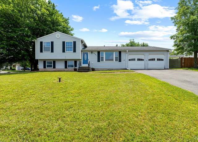Property at 4791 Stonehurst Rd, Clay, NY 13090, 3 beds, 2 baths