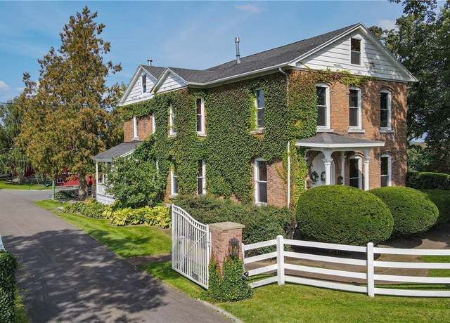 Property at 881 Andrews Rd, Skaneateles, NY 13152, 6 beds, 3 baths