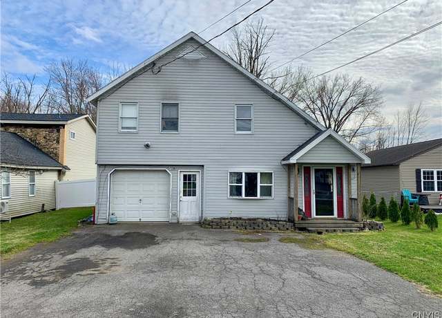 Property at 7206 Lakeshore Rd, Cicero, NY 13039, 3 beds, 1.5 baths