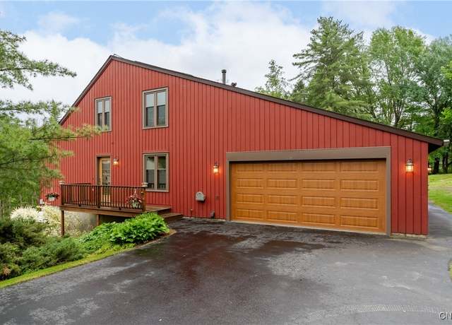 Property at 7672 Pinebluff Cir, Manlius, NY 13104, 3 beds, 2 baths