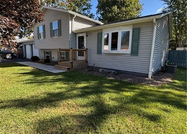 Property at 4970 Woodmark Dr, Clay, NY 13088, 3 beds, 2 baths