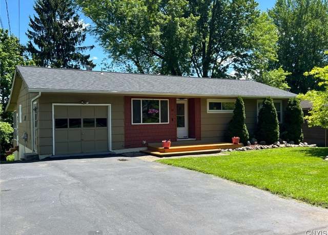 Property at 107 Stonecrest Dr, Dewitt, NY 13214, 4 beds, 1.5 baths