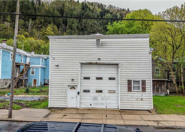 Property at 507 E Jefferson St, Little Falls City, NY 13365, 1 bath