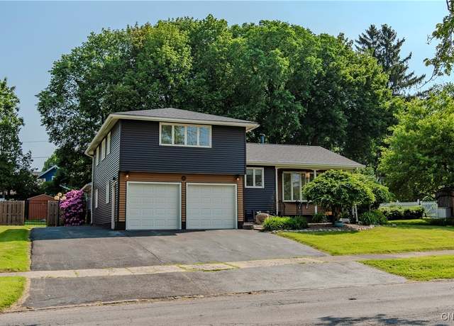 Property at 121 Higby Rd, Utica, NY 13501, 3 beds, 2.5 baths