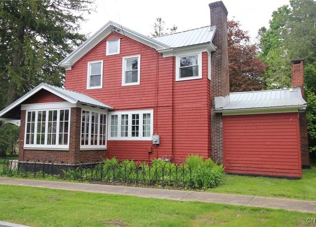 Property at 14 Fenner St, Cazenovia, NY 13035, 4 beds, 1.5 baths