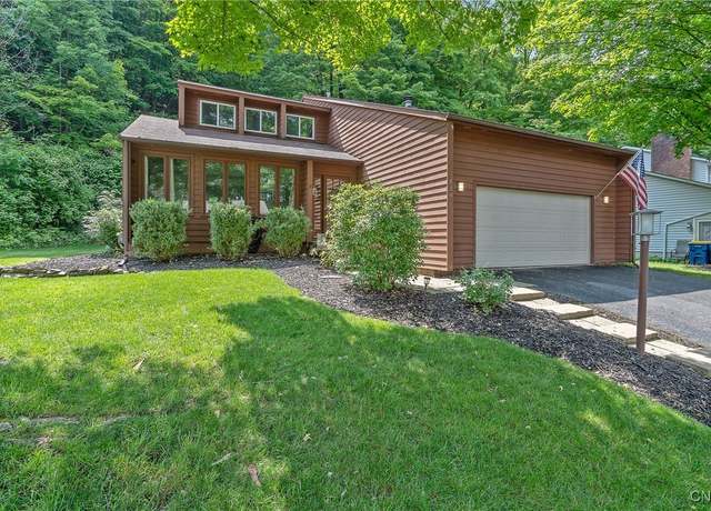 Property at 129 Quartz, Camillus, NY 13219, 3 beds, 2.5 baths