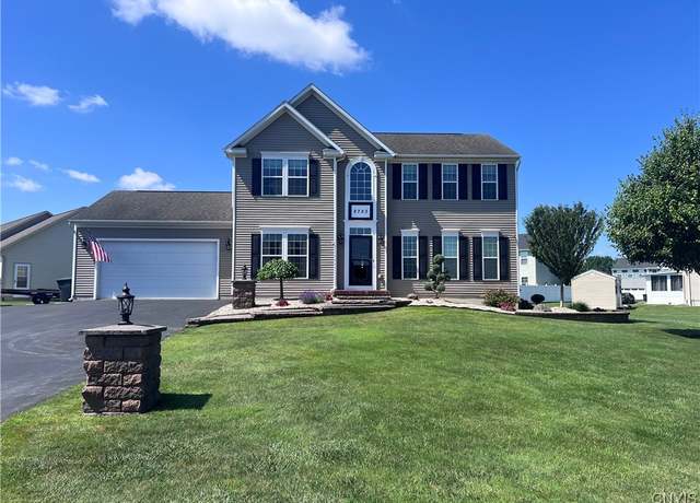 Property at 8723 Pizzuto Dr, Cicero, NY 13039, 4 beds, 2.5 baths