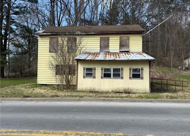 Property at 109 Augusta Rd, Augusta, NY 13425, 5 beds, 1 bath