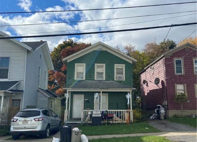 Property at 59 Washington St, Auburn, NY 13021, 5 beds, 1.5 baths