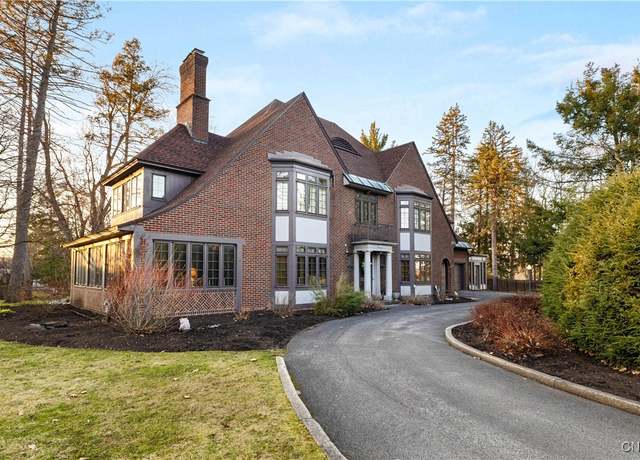 Property at 1113 Parkway E, Utica, NY 13501, 4 beds, 3.5 baths