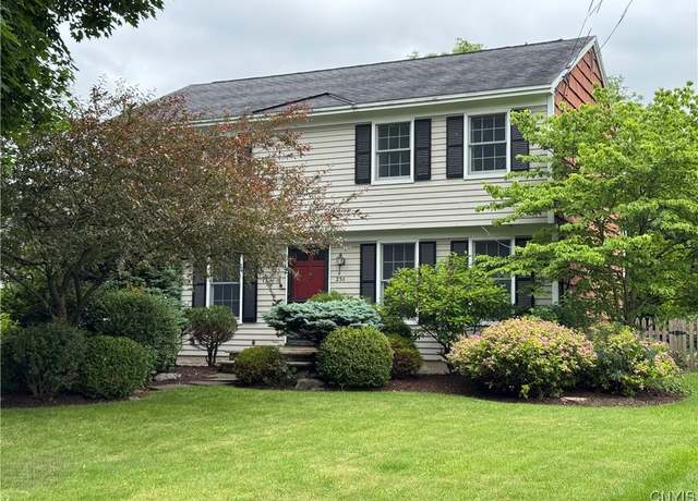 Property at 230 Thornton Cir S, Camillus, NY 13031, 4 beds, 1.5 baths
