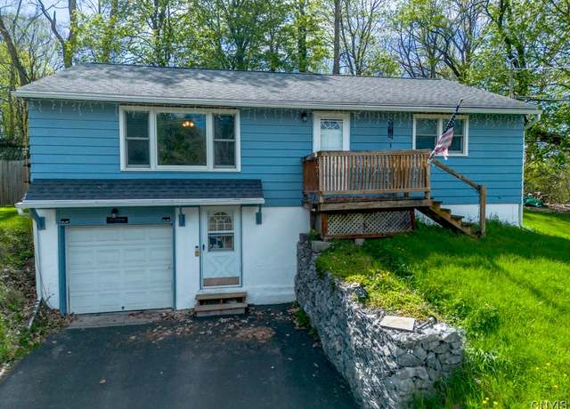 Property at 302 S Onondaga Rd, Camillus, NY 13219, 3 beds, 1 bath