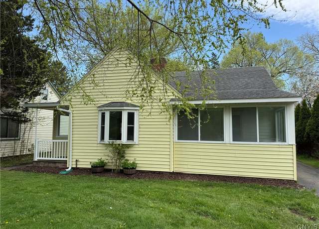 Property at 2025 Valley Dr, Syracuse, NY 13207, 2 beds, 1 bath