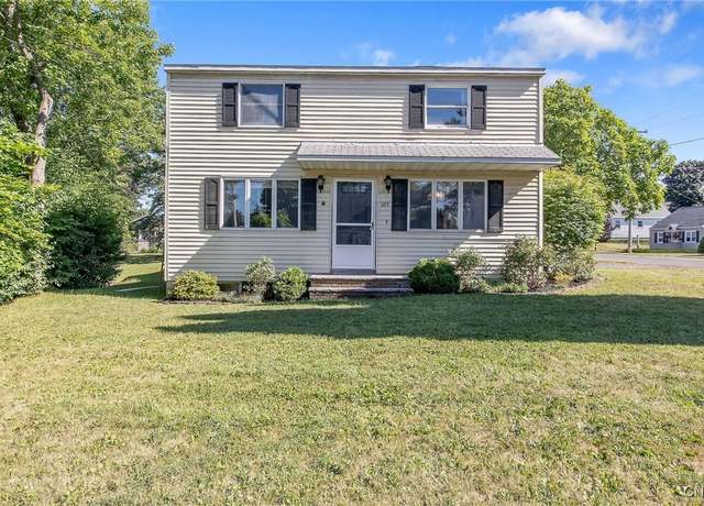 Property at 105 Horseshoe Dr, Geddes, NY 13219, 3 beds, 2 baths