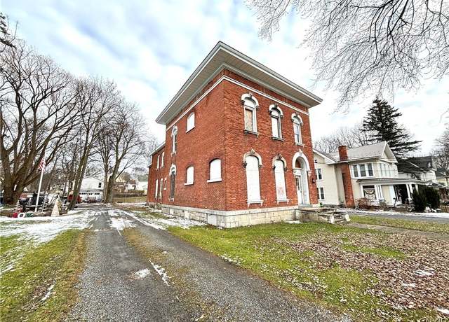 Property at 10 Nelson St, Auburn, NY 13021, 4 beds, 3.5 baths